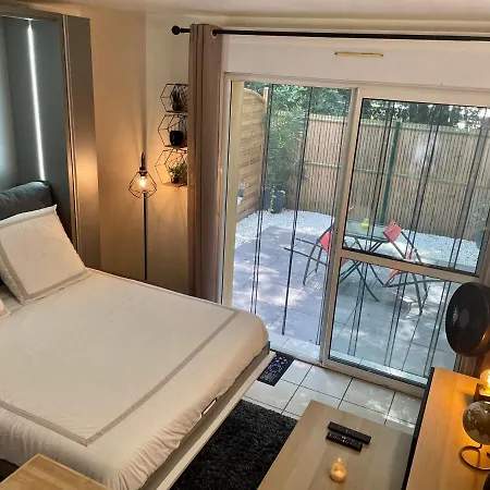 Studio Centre Tram & Parking Apartment *