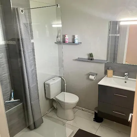 Studio Centre Tram & Parking Apartment